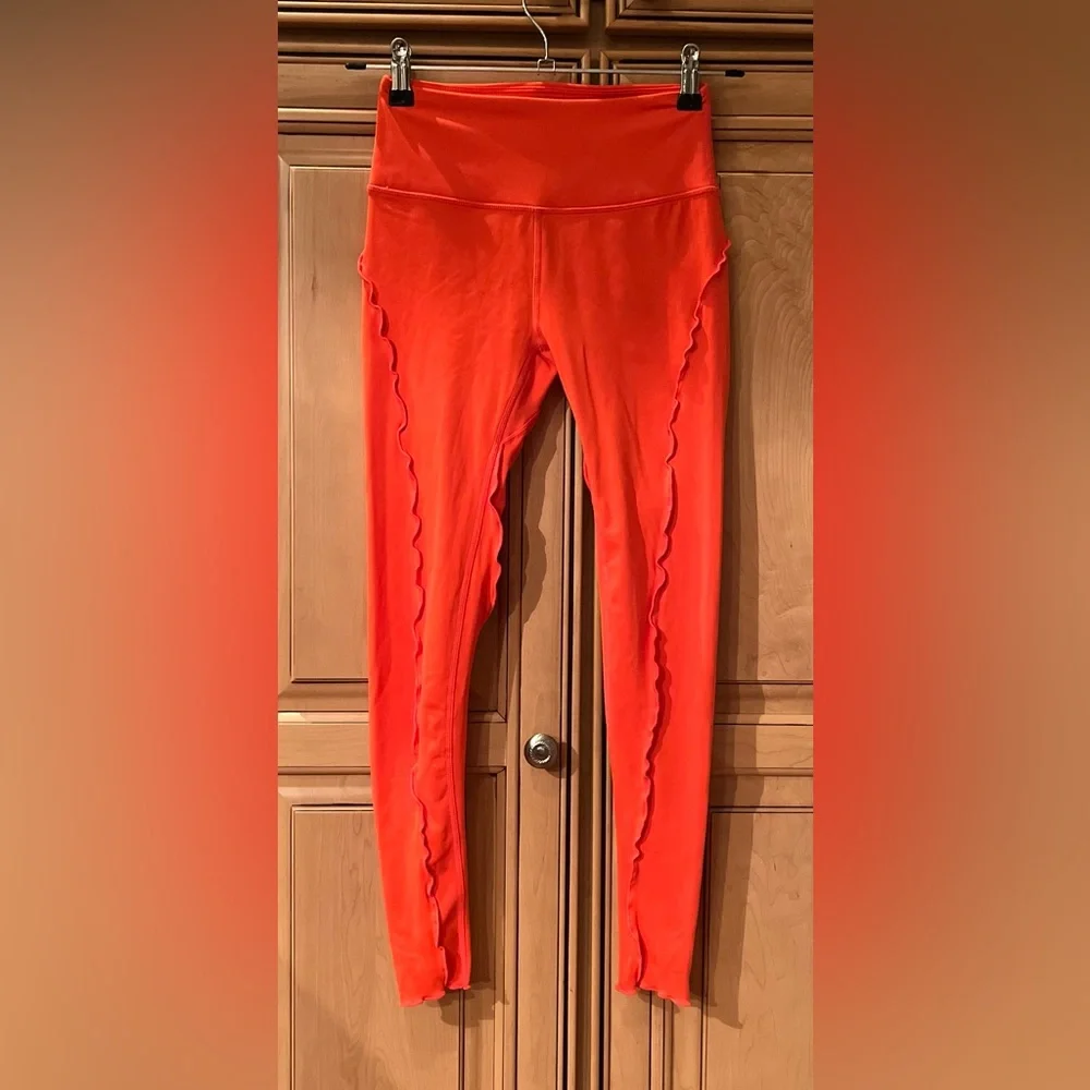 NWOT Free People Hearts Aflutter Leggings